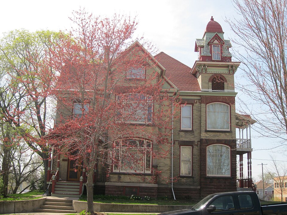 Photograph of Ole K. Roe House
