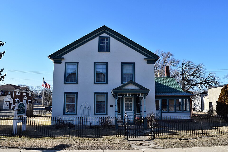 Photograph of Monroe McKenzie House