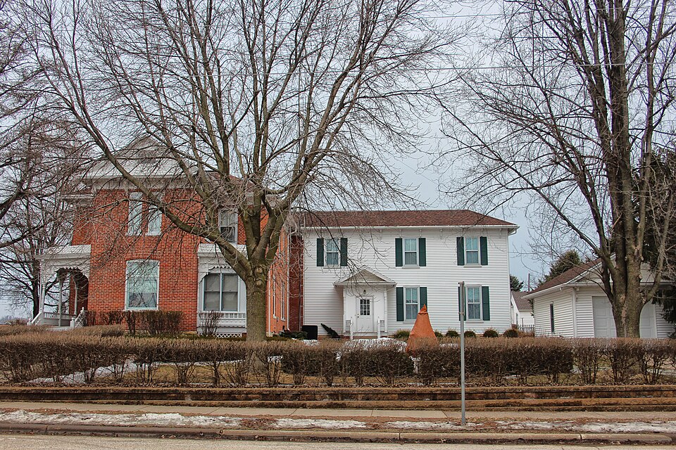 Photograph of L. J. Arthur House