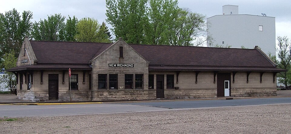 Photograph of New Richmond, Wisconsin Soo Line depot