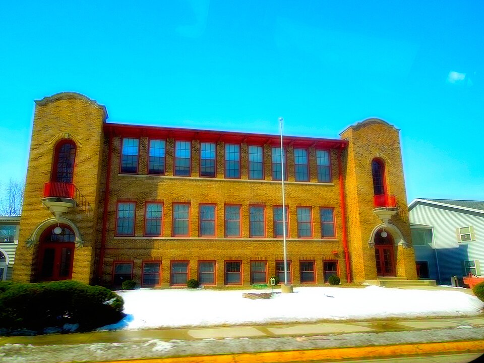 Photograph of Sauk City High School