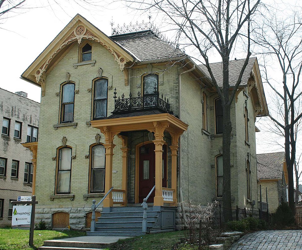 Photograph of Desmond-Farnham-Hustis House