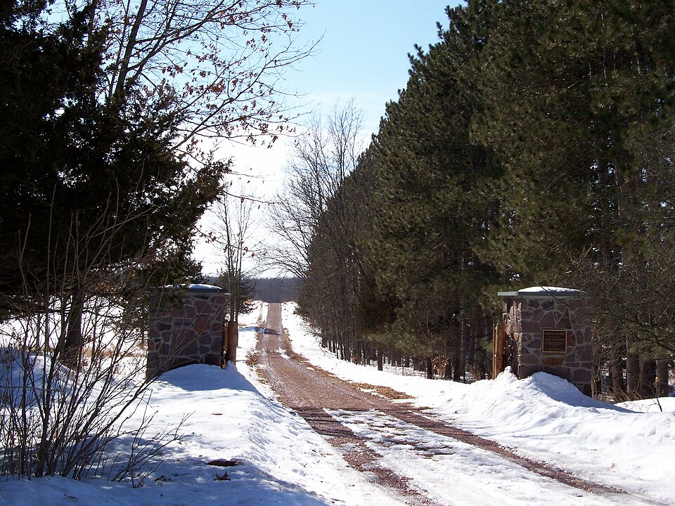 Photograph of Fountain Lake Farm