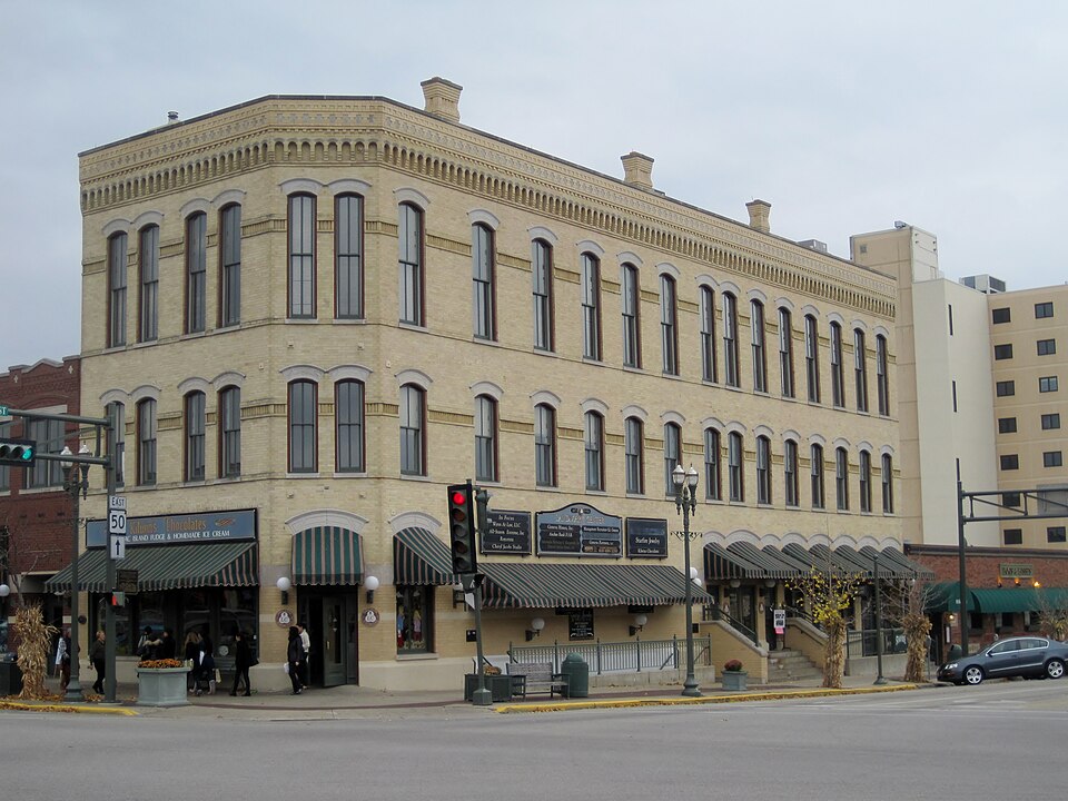 Photograph of Metropolitan Block