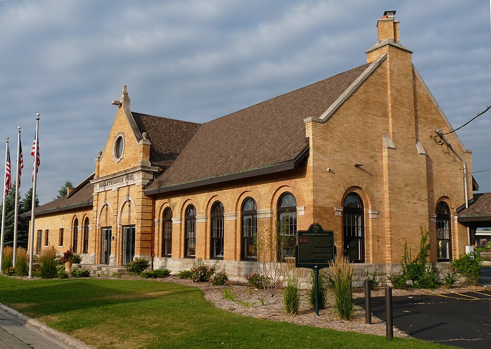 Photograph of Green Bay station