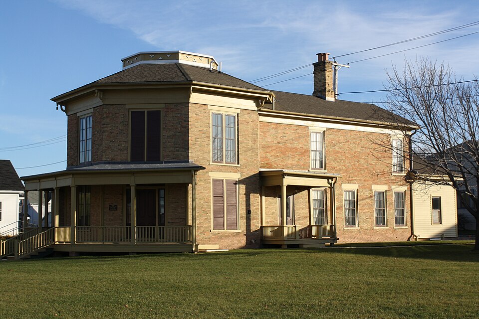 Photograph of Hiram Smith House