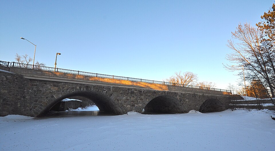 Photograph of First Street Bridge