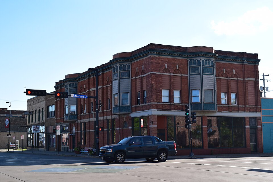 Photograph of Broadway-Walnut Historic District