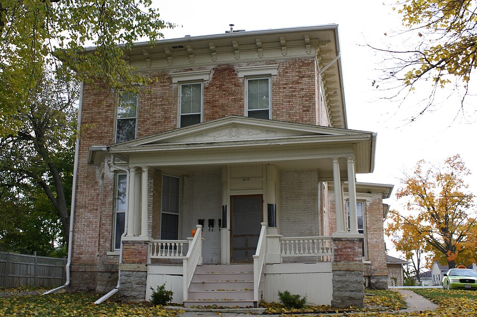 Photograph of Mayer-Banderob House