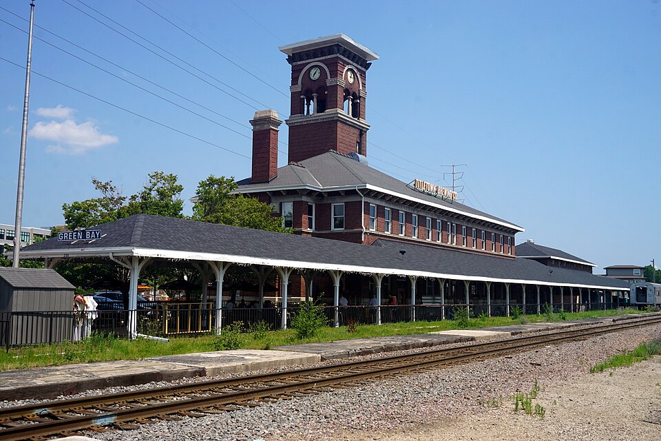 Photograph of Green Bay station
