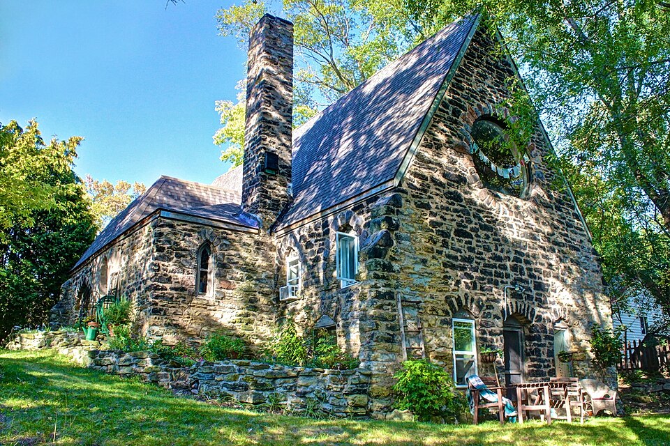 Photograph of Saint Edward's Chapel