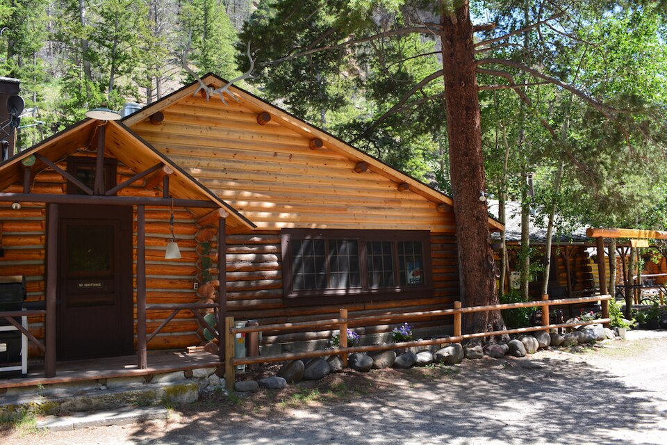 Photograph of Absaroka Mountain Lodge