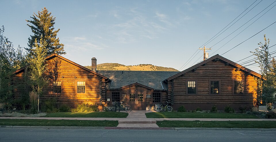 Photograph of Huff Memorial Library