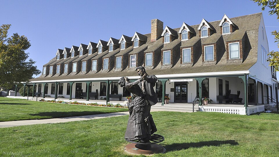 Photograph of Sheridan Inn