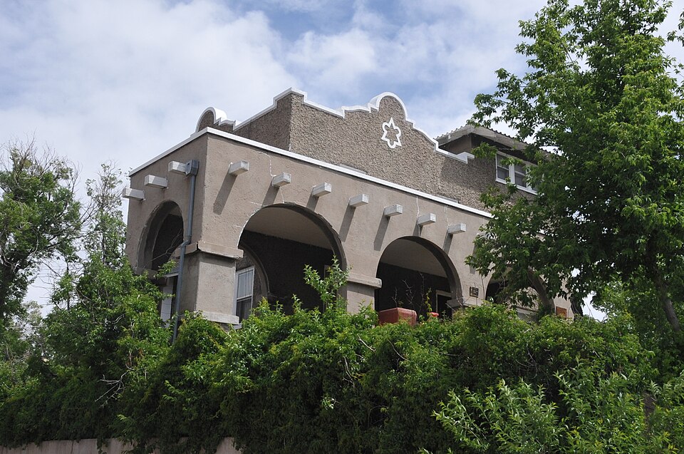 Photograph of Castle on 19th Street