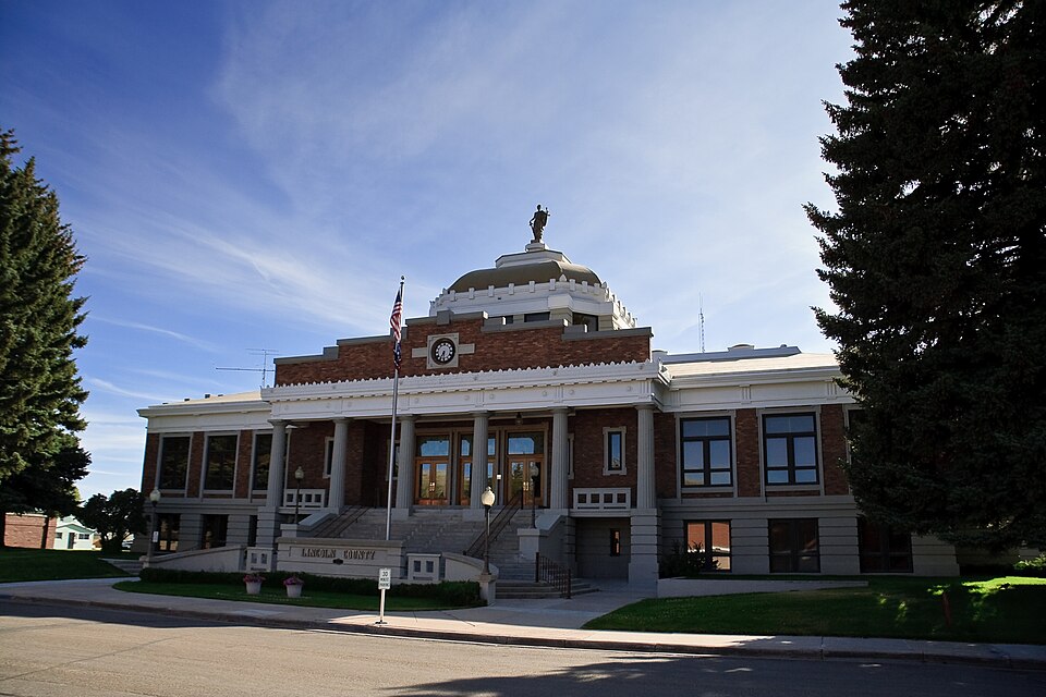 Photograph of Lincoln County Courthouse