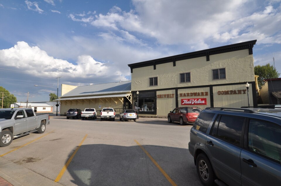 Photograph of Hugus Hardware