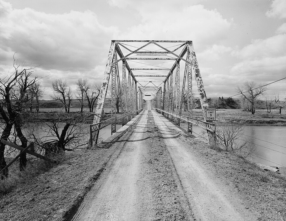 Photograph of EBF Bridge over Powder River