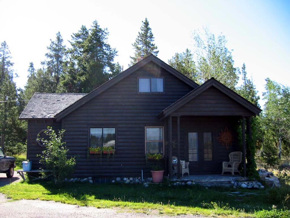 Photograph of Jackson Lake Ranger Station